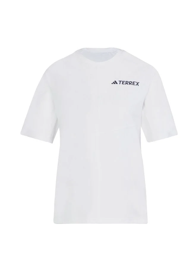 Adidas W Mt Tee White T-Shirt (Short Sleeve) T-Shirts For Women